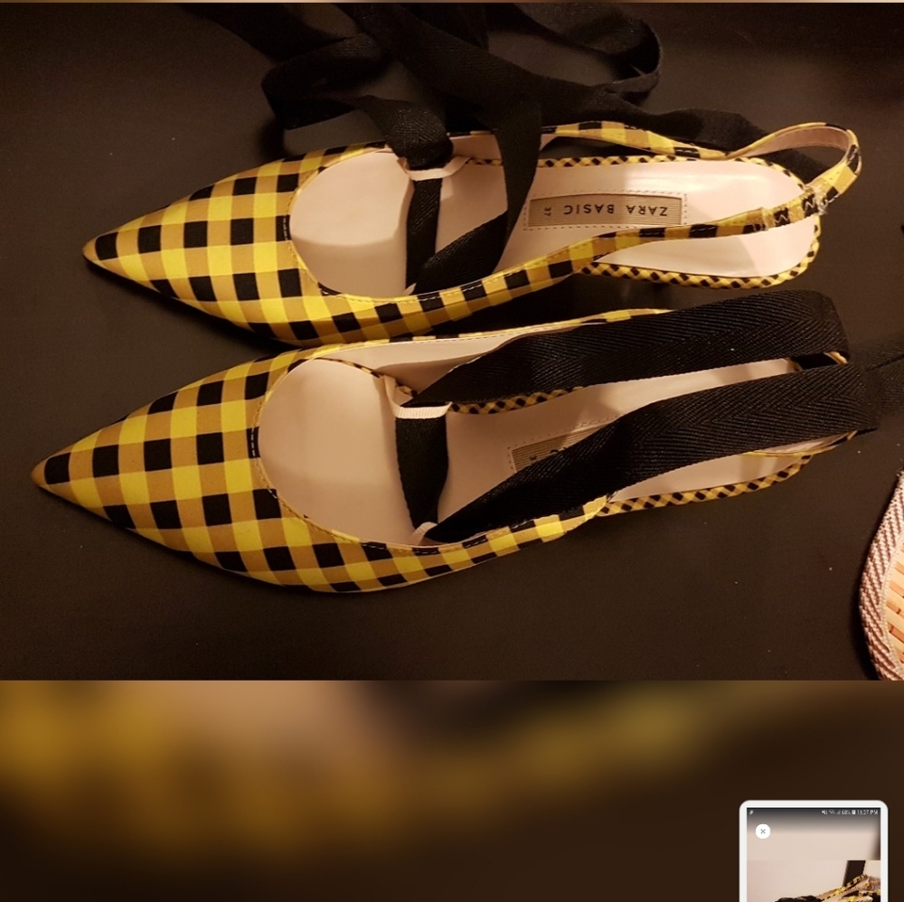 Kitten heel shoes